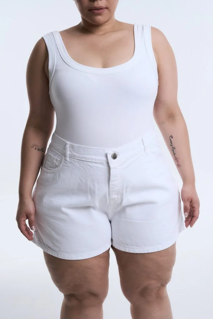 SHORT WHITARA