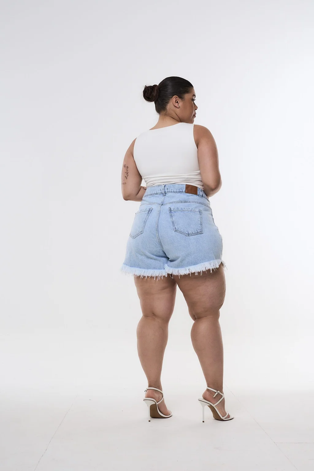SHORT CELIANNA NEVADO