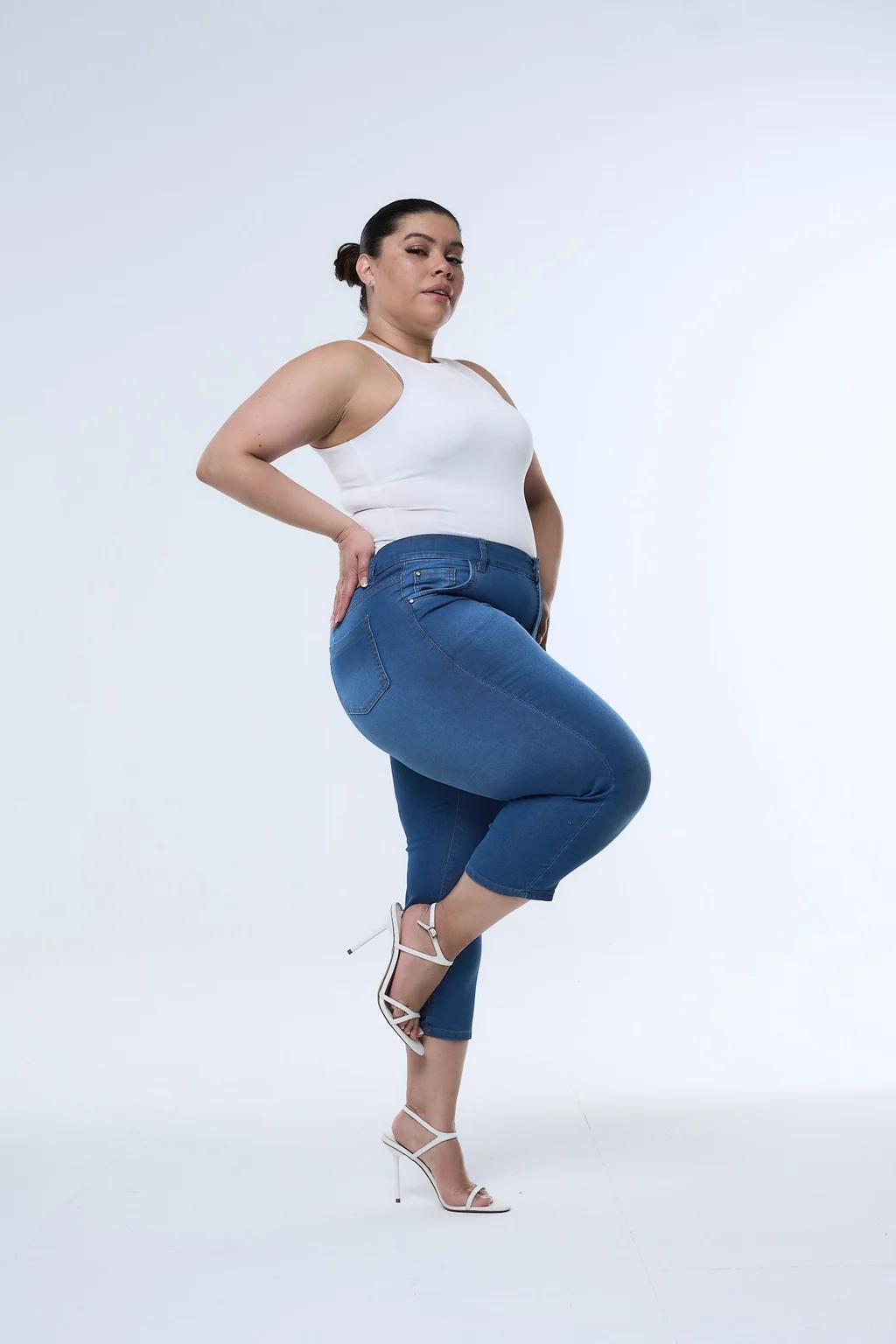 CAPRI MYA