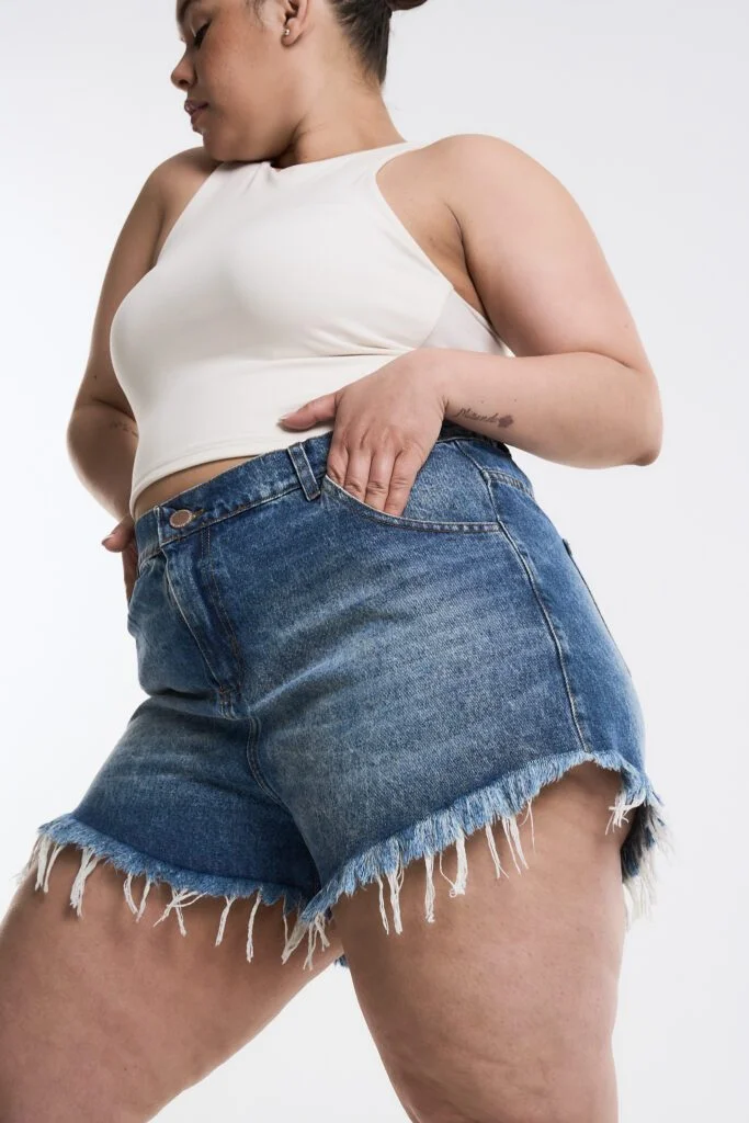 SHORT NIVARA BIGOTE NEVADO