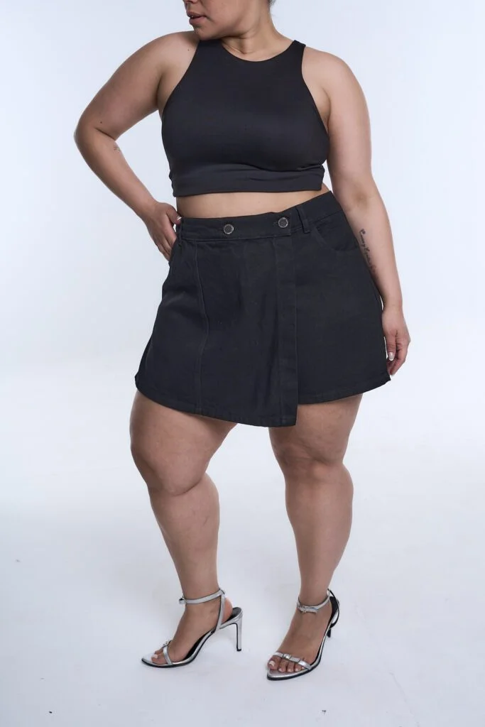 SHORT-POLLERA NINIVE RECORTE