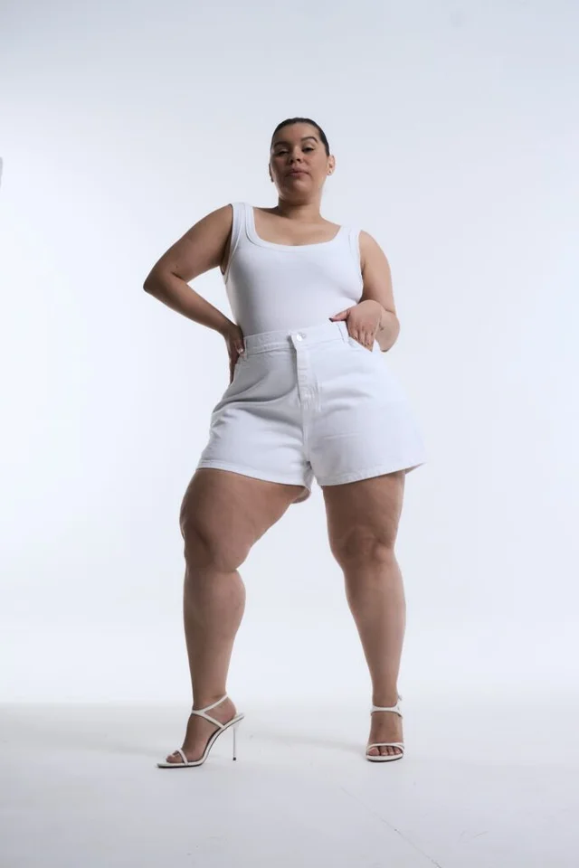 SHORT WHITARA