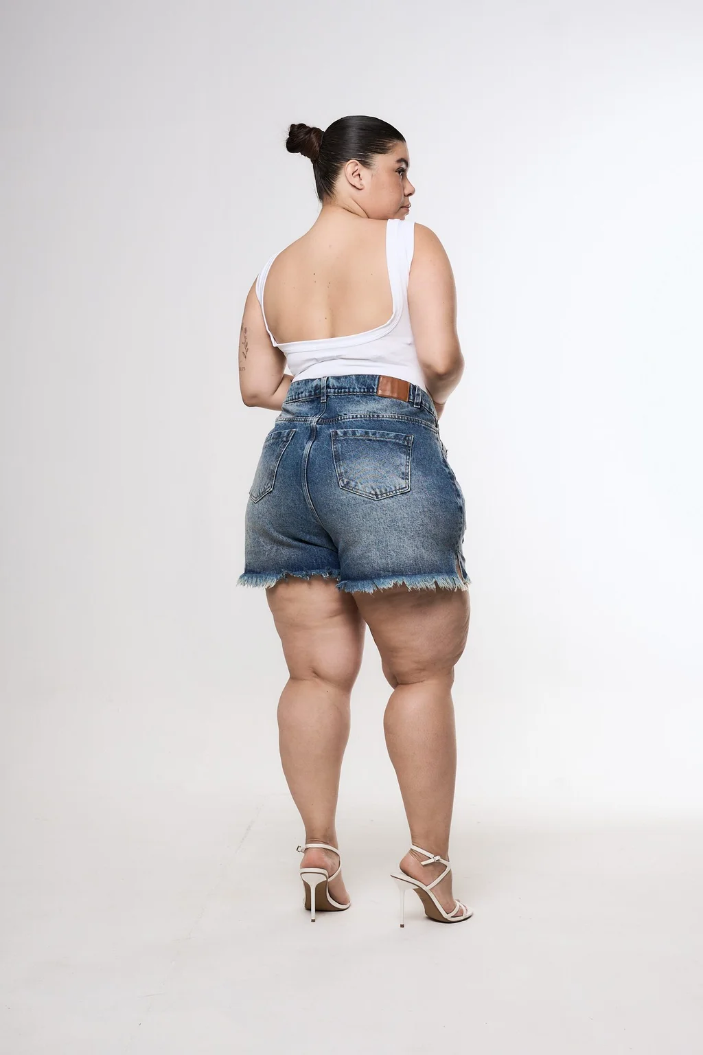 SHORT ORYA TAJO ROTURA BIGOTE MATIZADO