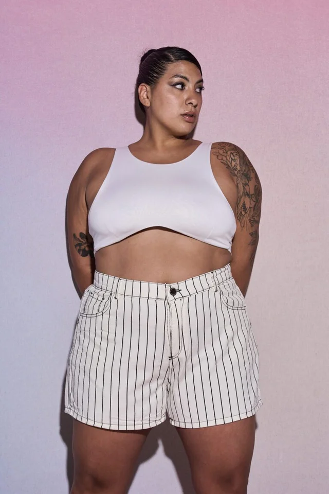 SHORT SELENEVA LÍNEAS NEGRAS