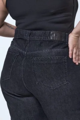 MOM BÉLBICA TACHAS