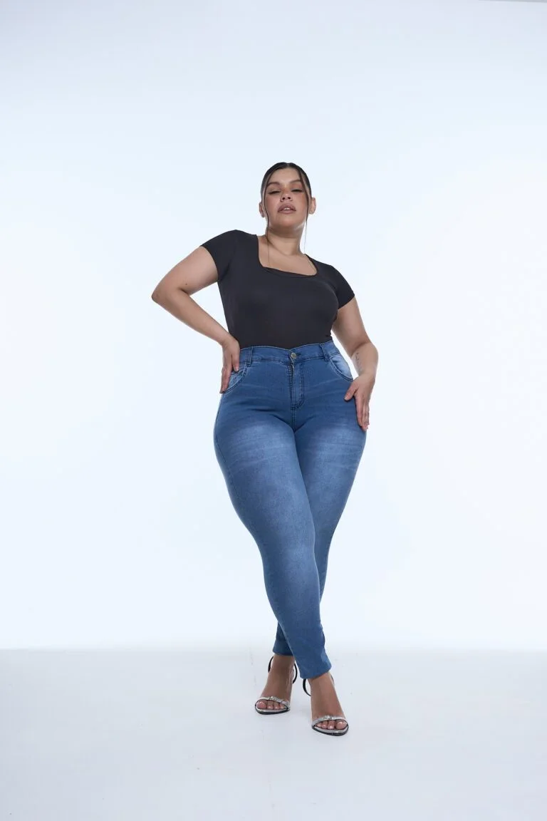 CHUPÍN NEHIA BIGOTE