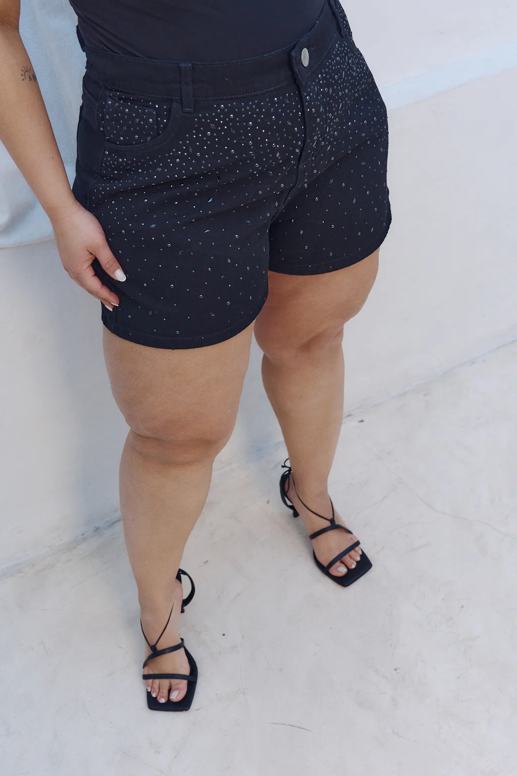 SHORT KOSMOS BRILLO RÍGIDO