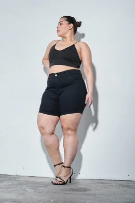 SHORT BLACK