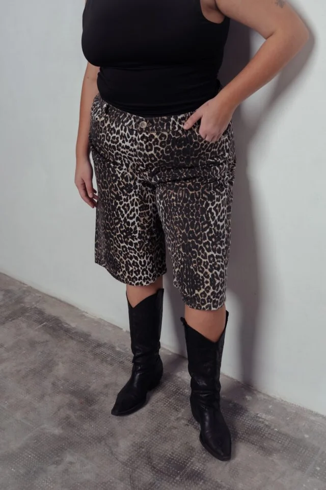 BERMUDA JORT TATHIANA ANIMAL PRINT