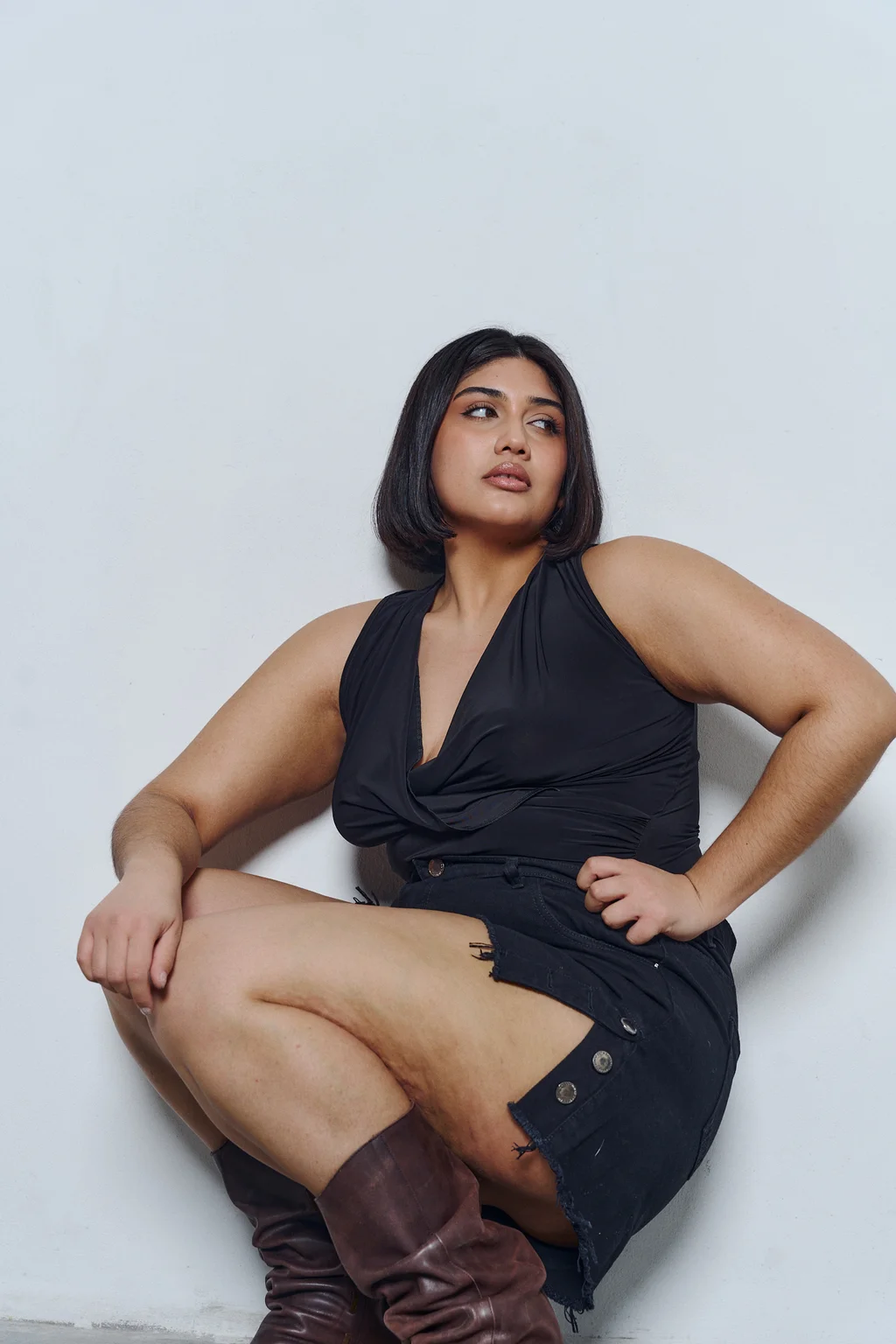 SHORT ELARA TAJO CON 6 BOTONES RIGIDO