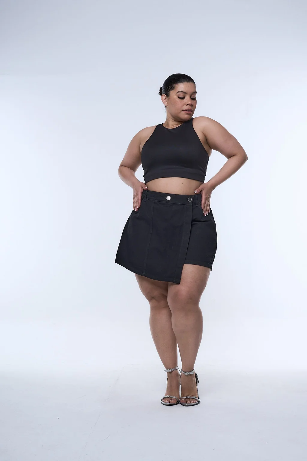 SHORT-POLLERA NINIVE RECORTE RIGIDO