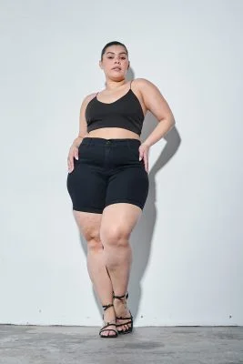 SHORT BLACK