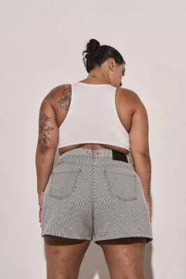 SHORT LUNA LÍNEAS NEGRAS