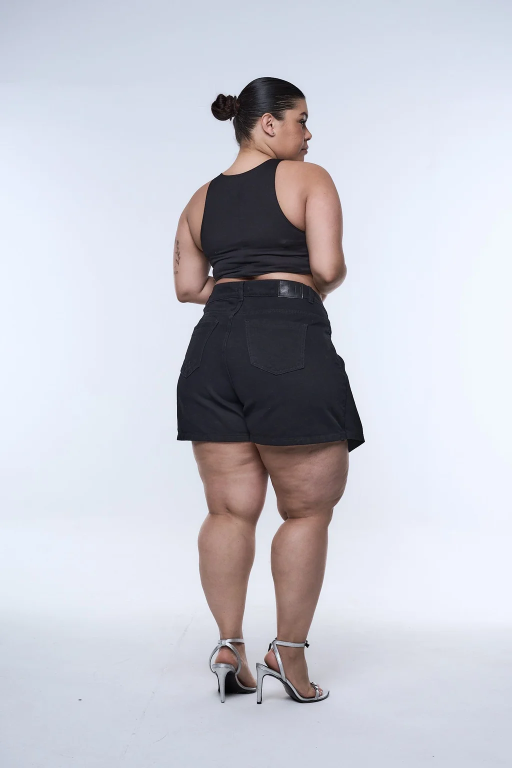 SHORT-POLLERA NINIVE RECORTE