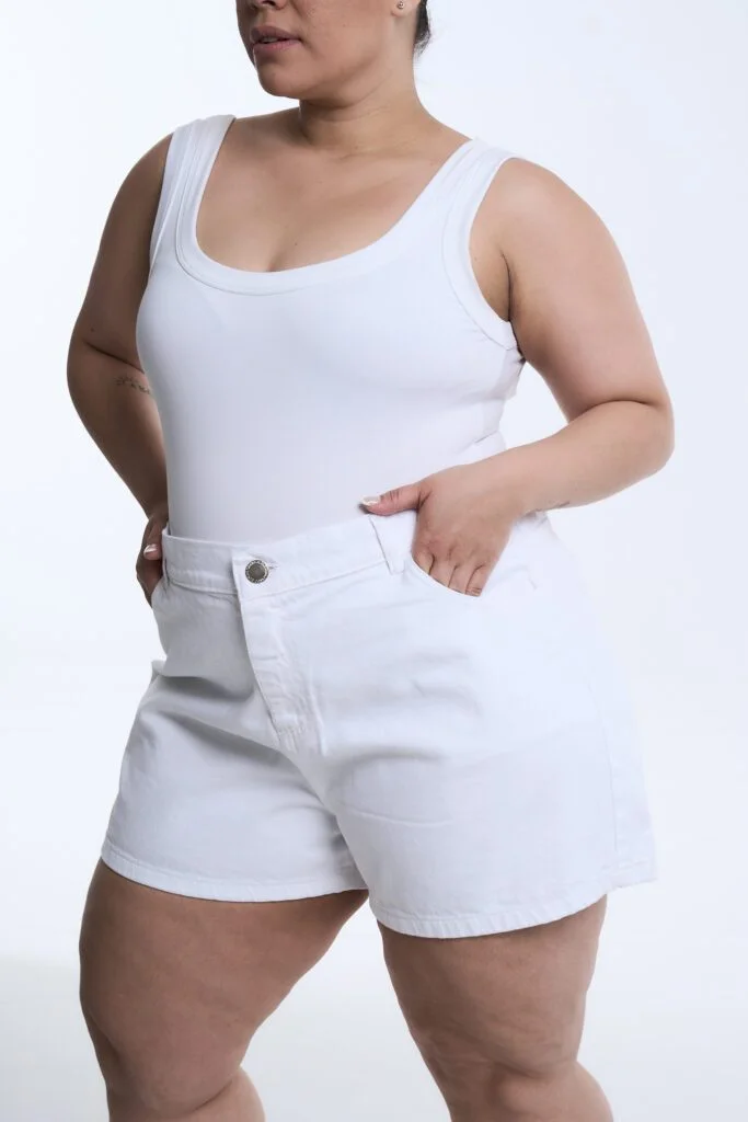 SHORT WHITARA