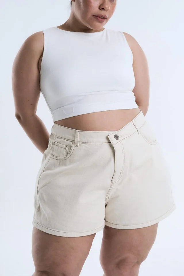 SHORT BEIGE RIGIDO