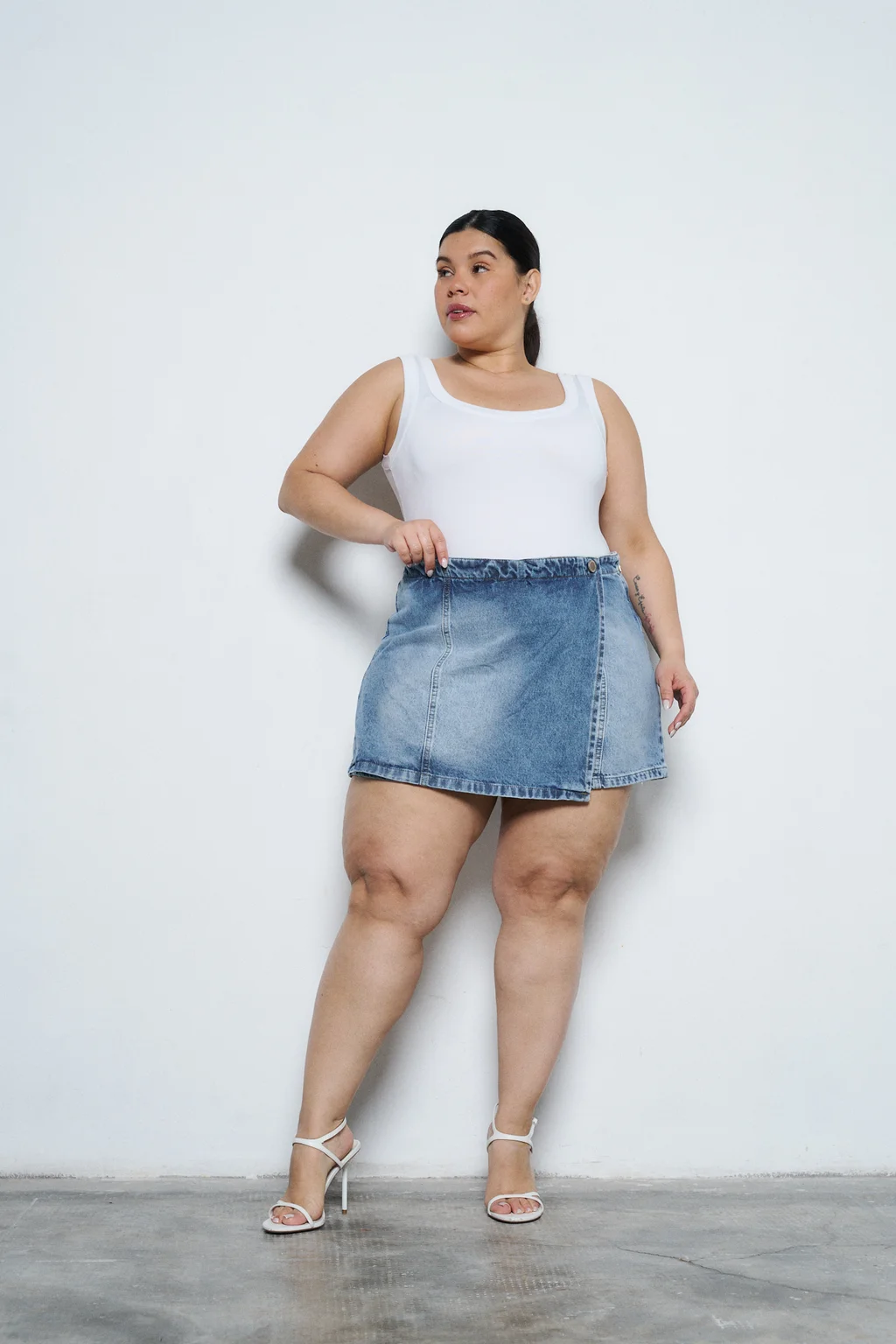 SHORT POLLERA ZION CIERRE LATERAL CINTURA ELÁSTICA RÍGIDO