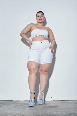 SHORT WHITE