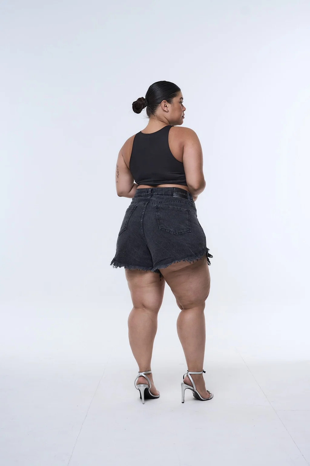 SHORT GRECONA RIGIDO