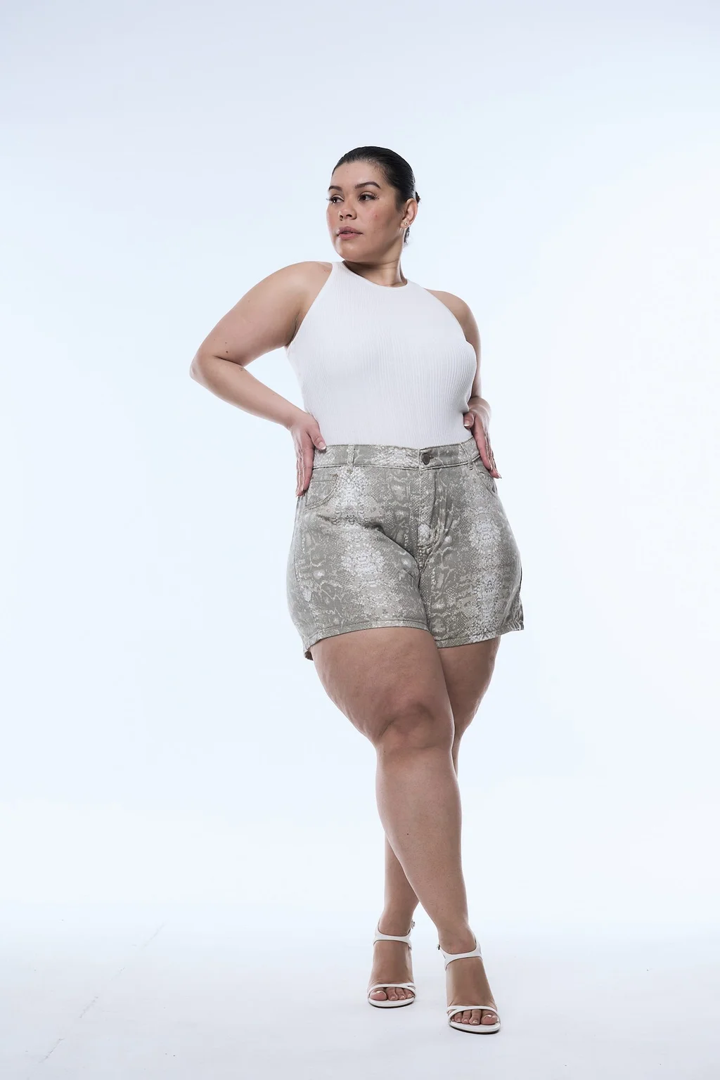 SHORT YARA RIGIDO