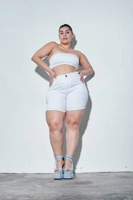 SHORT WHITE