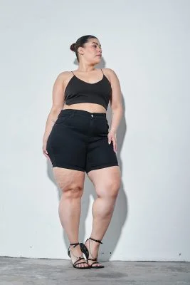 SHORT BLACK