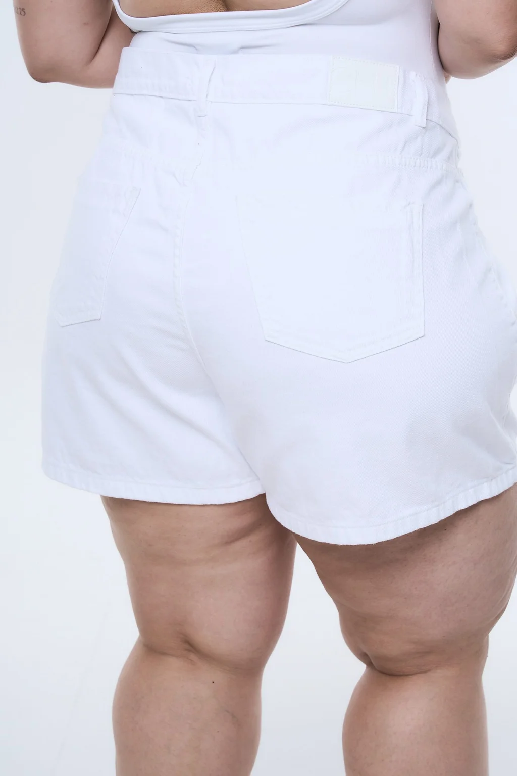 SHORT WHITARA RIGIDO