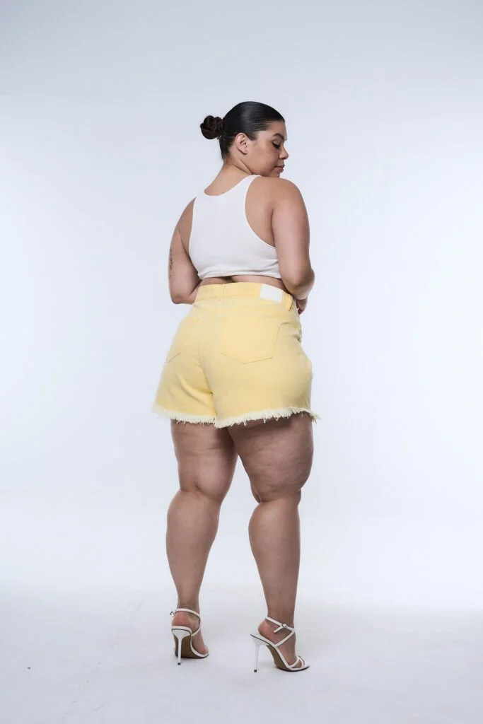 SHORT AMANDIA DESFLECADO