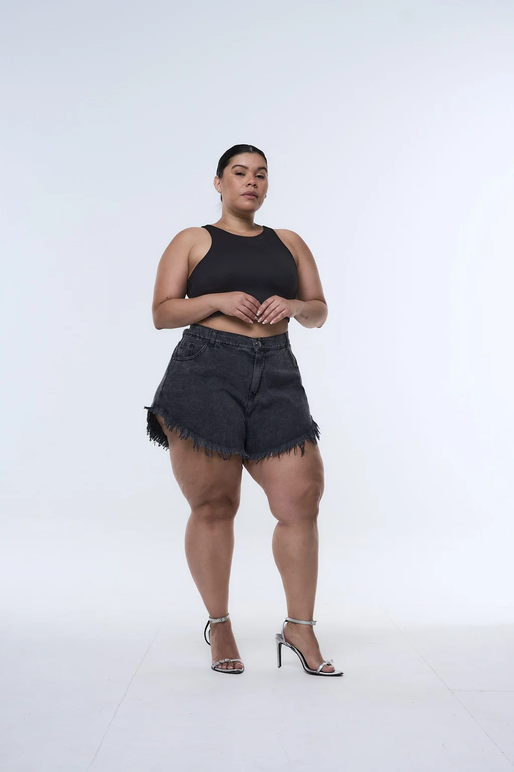SHORT GRECONA RIGIDO
