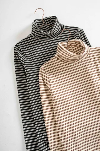 Polera Mawar - Vista 4
