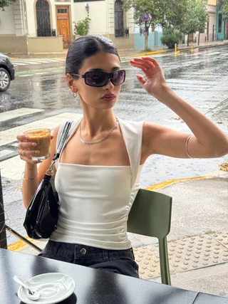 Top Quinn [MICROFIBRA] - Vista 2