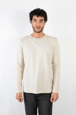 90238 - REMERA CON BOTONES MNG LARGA - Vista 5