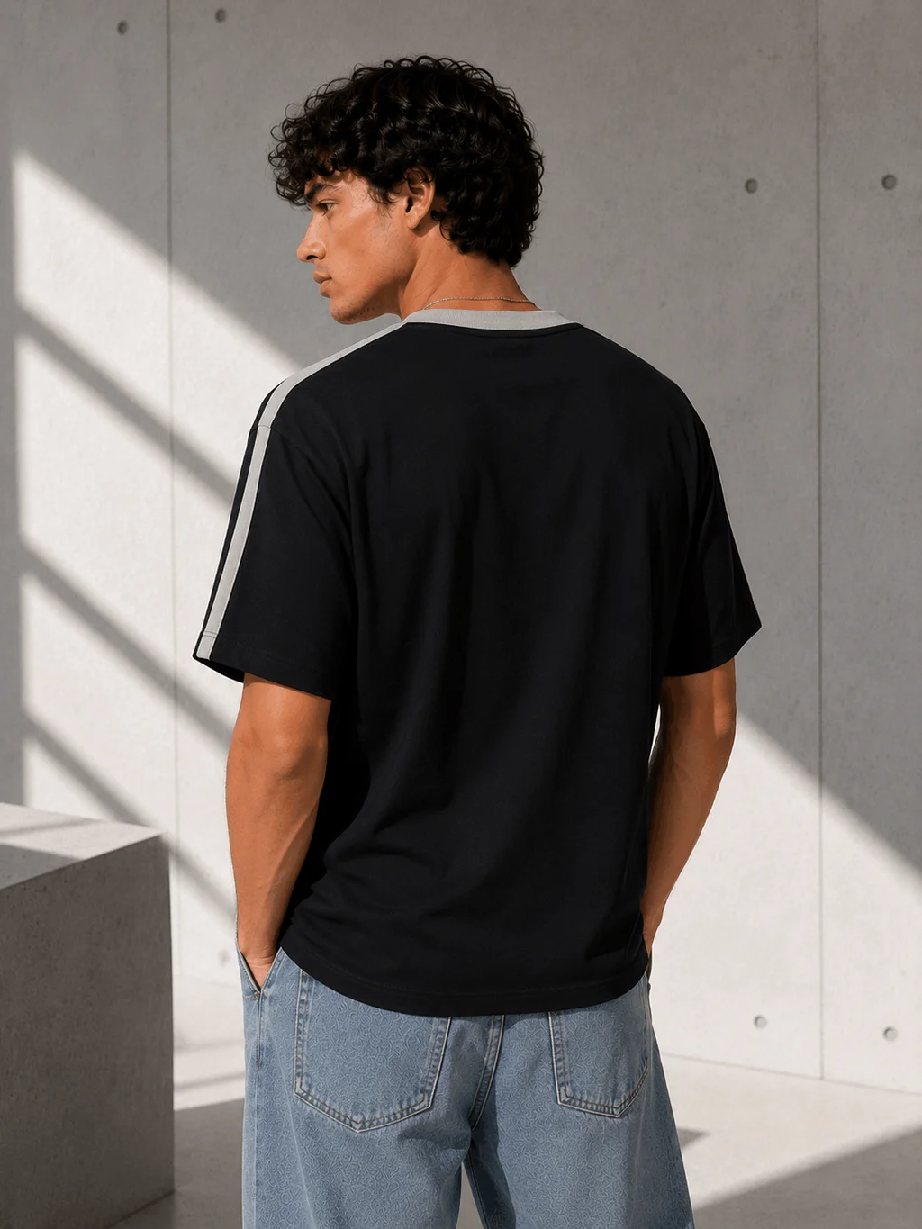 85454 - REMERA CON TIRAS Y LOGO