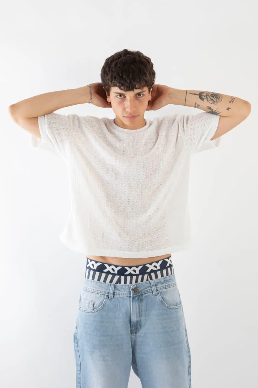 84427 - REMERA OVER TELA TEJIDA