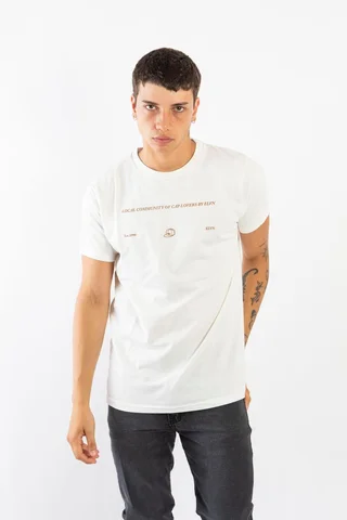 84470 - REMERA CAP LOVERS CLUB DOBLE EST 24/1 BERLIN - Vista 3