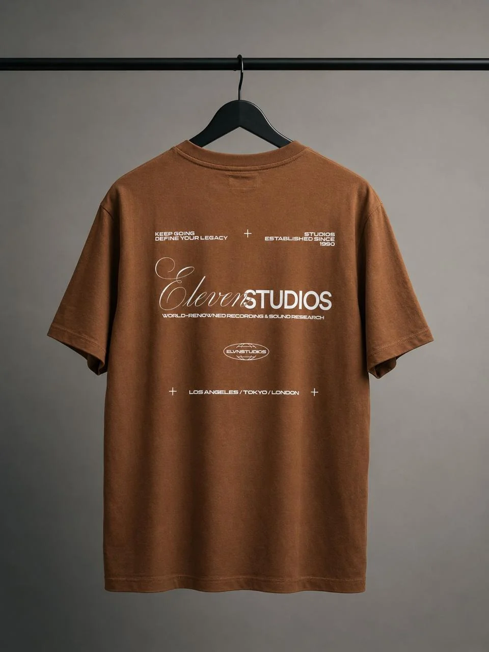 85420 - REMERA BERLIN 24/1 ELEVEN STUDIOS DOBLE ESTAMPA