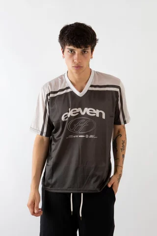84419 - REMERA TIPO FUTBOL CUELLO V - Vista 4