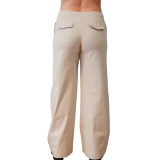 PANTALON DE VESTIR DE GABARDINA ELASTIZADO CON PINZA DE DISEÑO Y CINTURA IRREGULAR, FAJA DE ALGODON ELASTIZADO - Vista 5