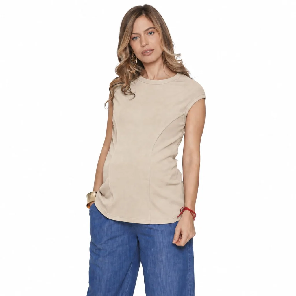 REMERA MICROMORLEY ELASTIZADO CON RECORTES LATERALES Y SISTEMA DE AMAMANTAR