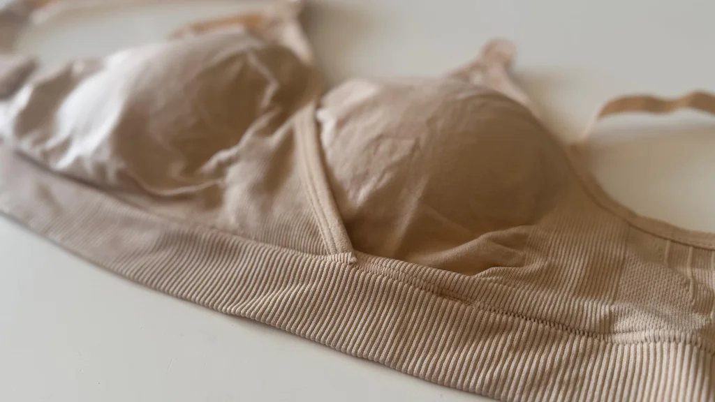CORPIÑO SIN COSTURA  CRUZADO CON TAZA SOFT DESMONTABLE