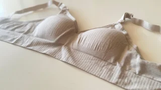corpiño sin costura deportivo con trama y taza soft desmontable - Vista 4