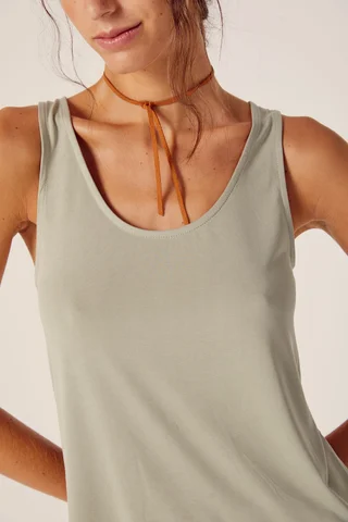 Musculosa Roble - Vista 2