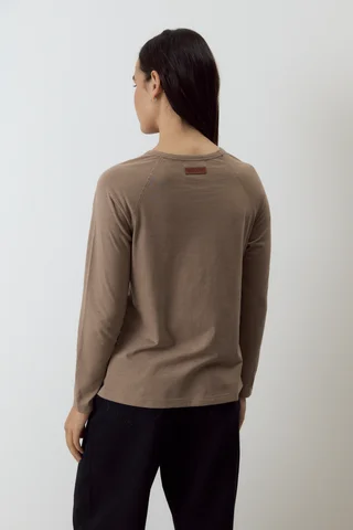 Remera Sivan - Vista 3