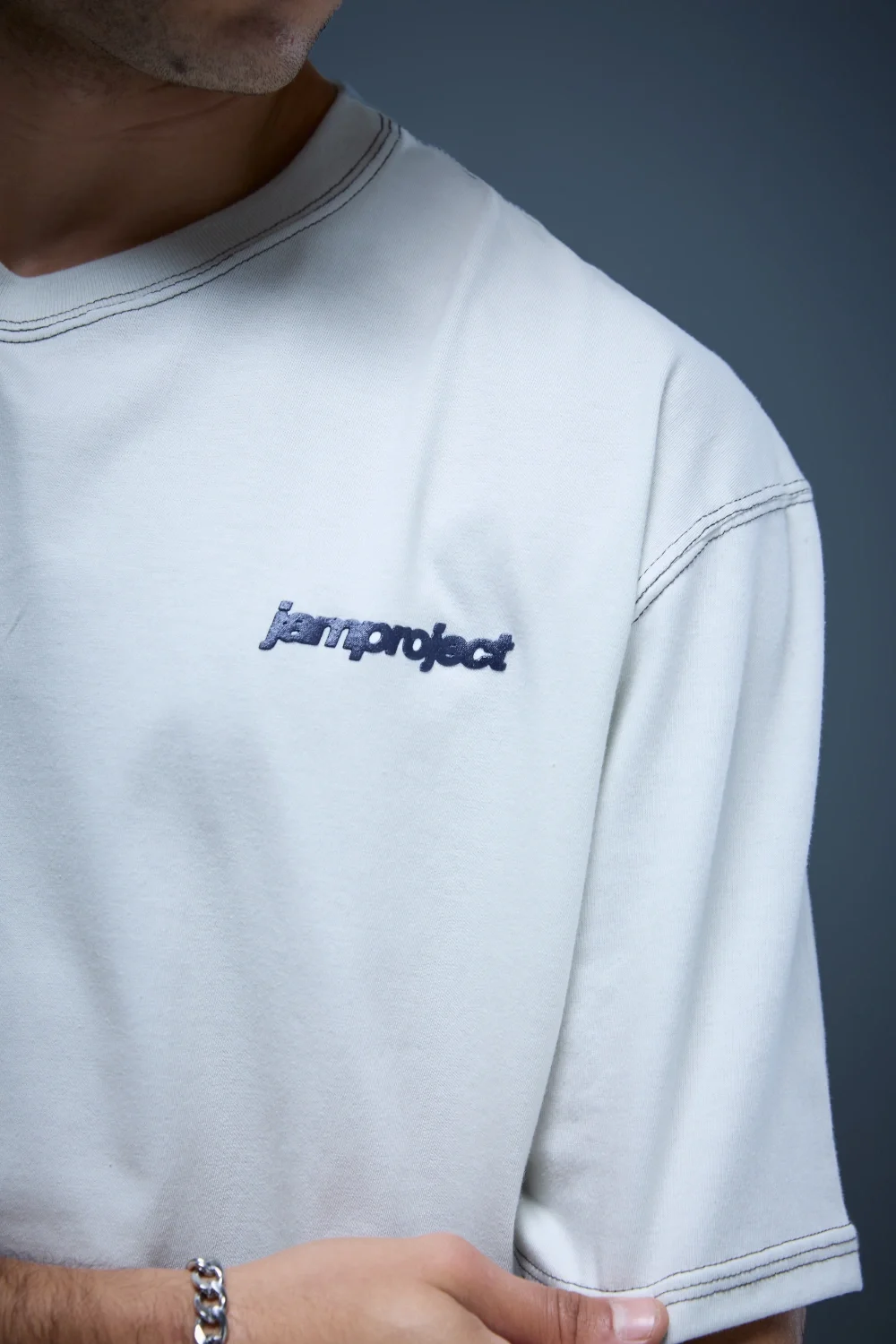 60447 - REMERA 24/1 OVER LOGO JAM