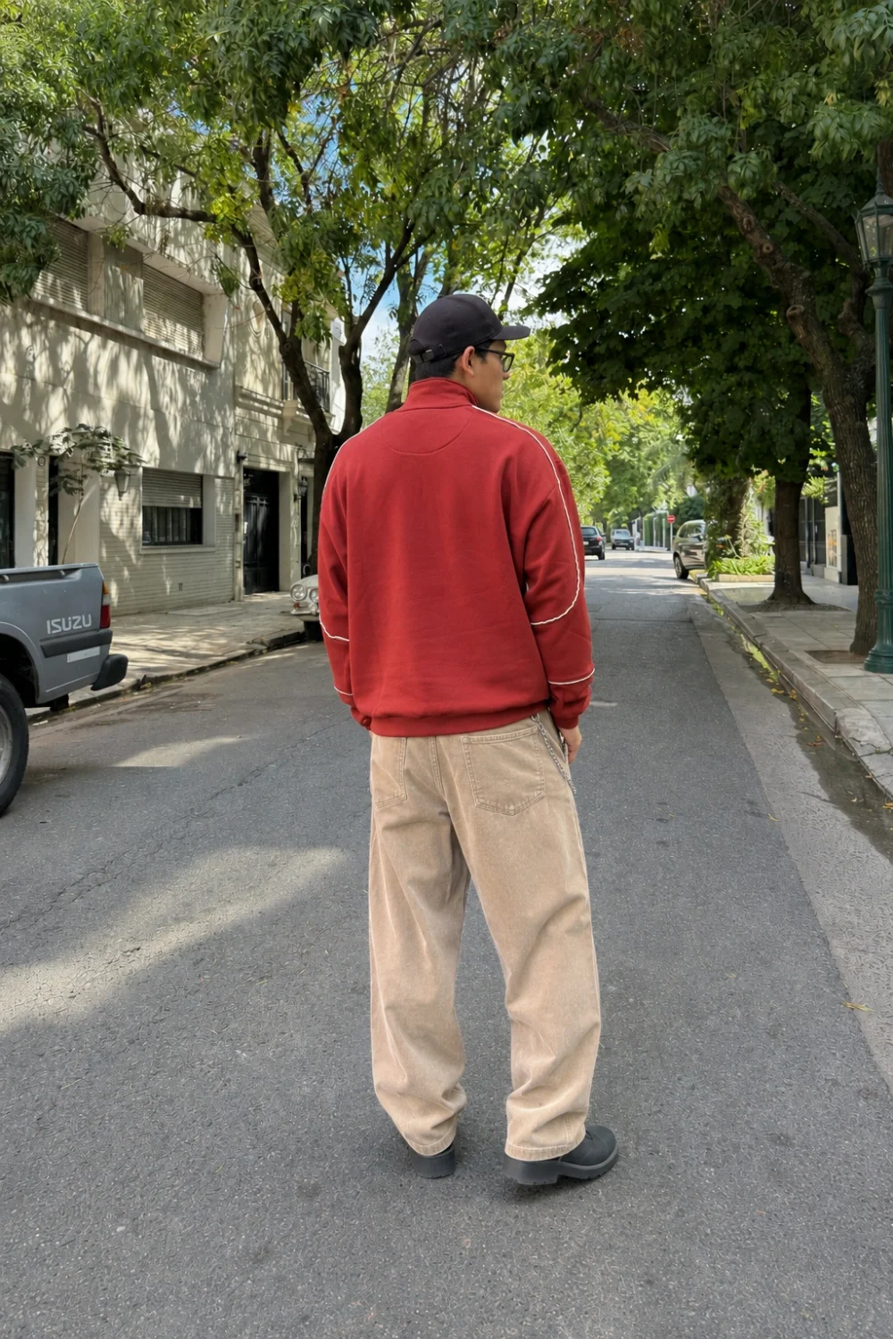 60973 - BUZO CON CIERRE Y VIVOS FRISA