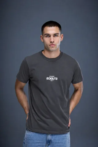 60450 - REMERA JACARANDA STUDIOS DBL ESTAMPA - Vista 3