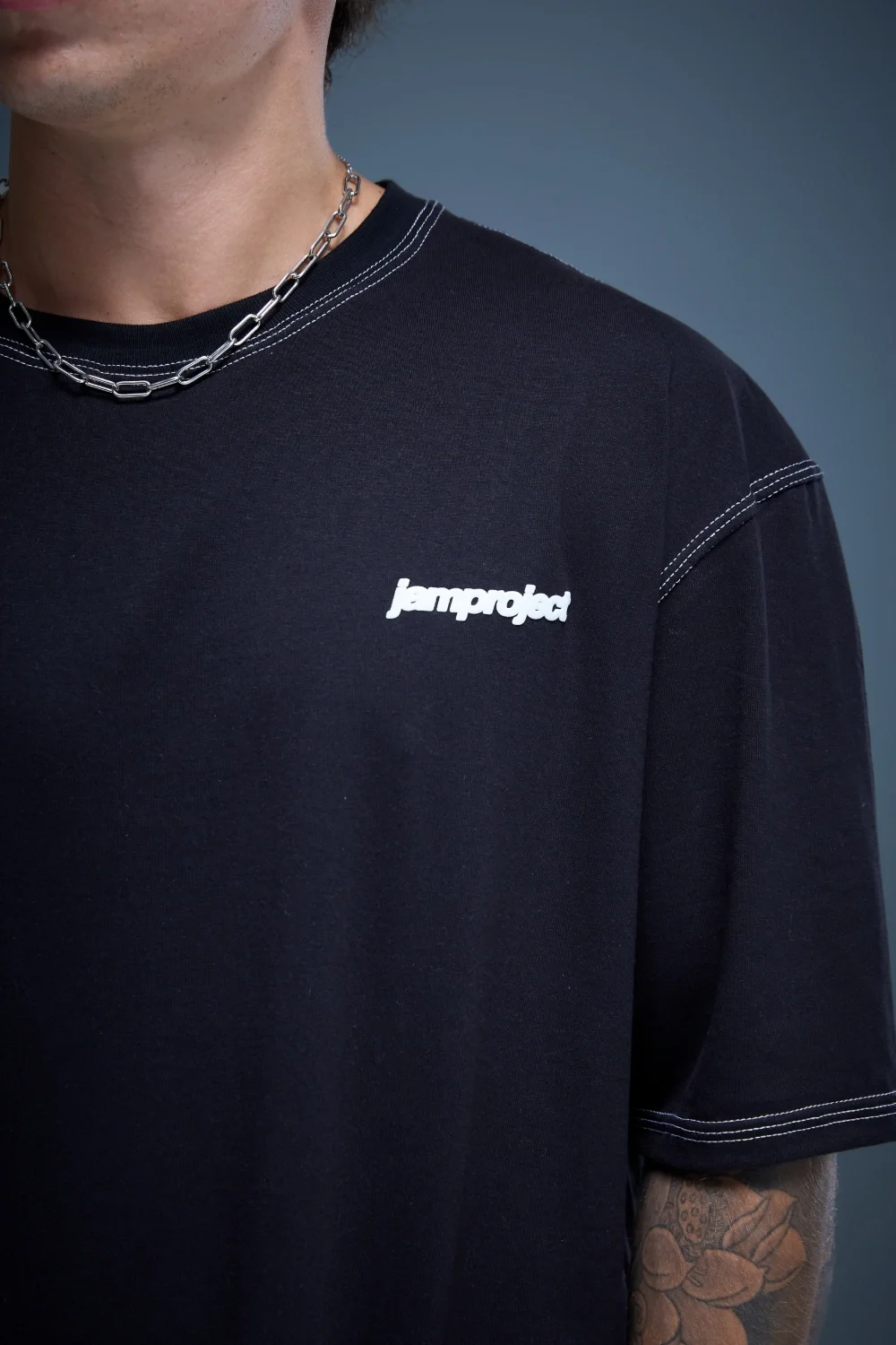 60447 - REMERA 24/1 OVER LOGO JAM
