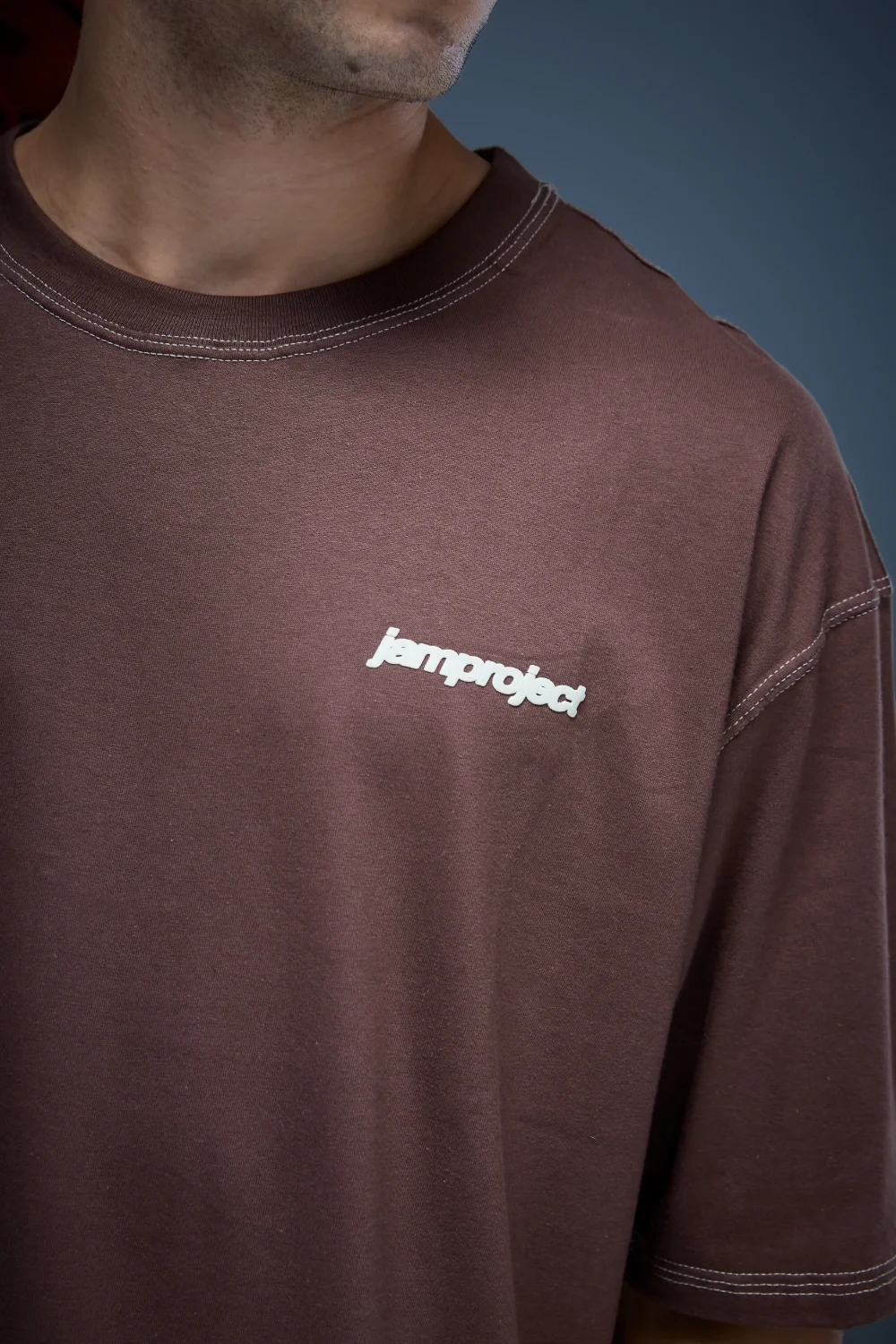 60447 - REMERA 24/1 OVER LOGO JAM