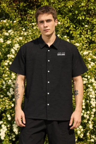 60607 - CAMISA ESTAMPADA MNG CORTA - Vista 1