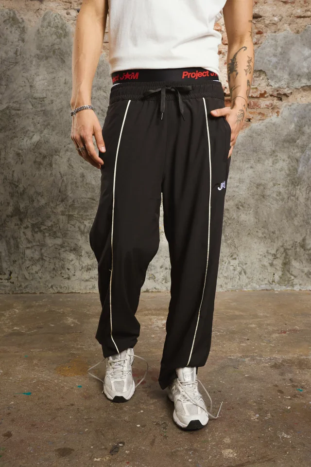 60716 - JOGGER NEGRO CON VIVOS